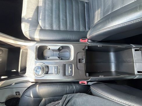 Used 2018 Ford Fusion SE w/ Fusion SE Technology Package FWD image 13