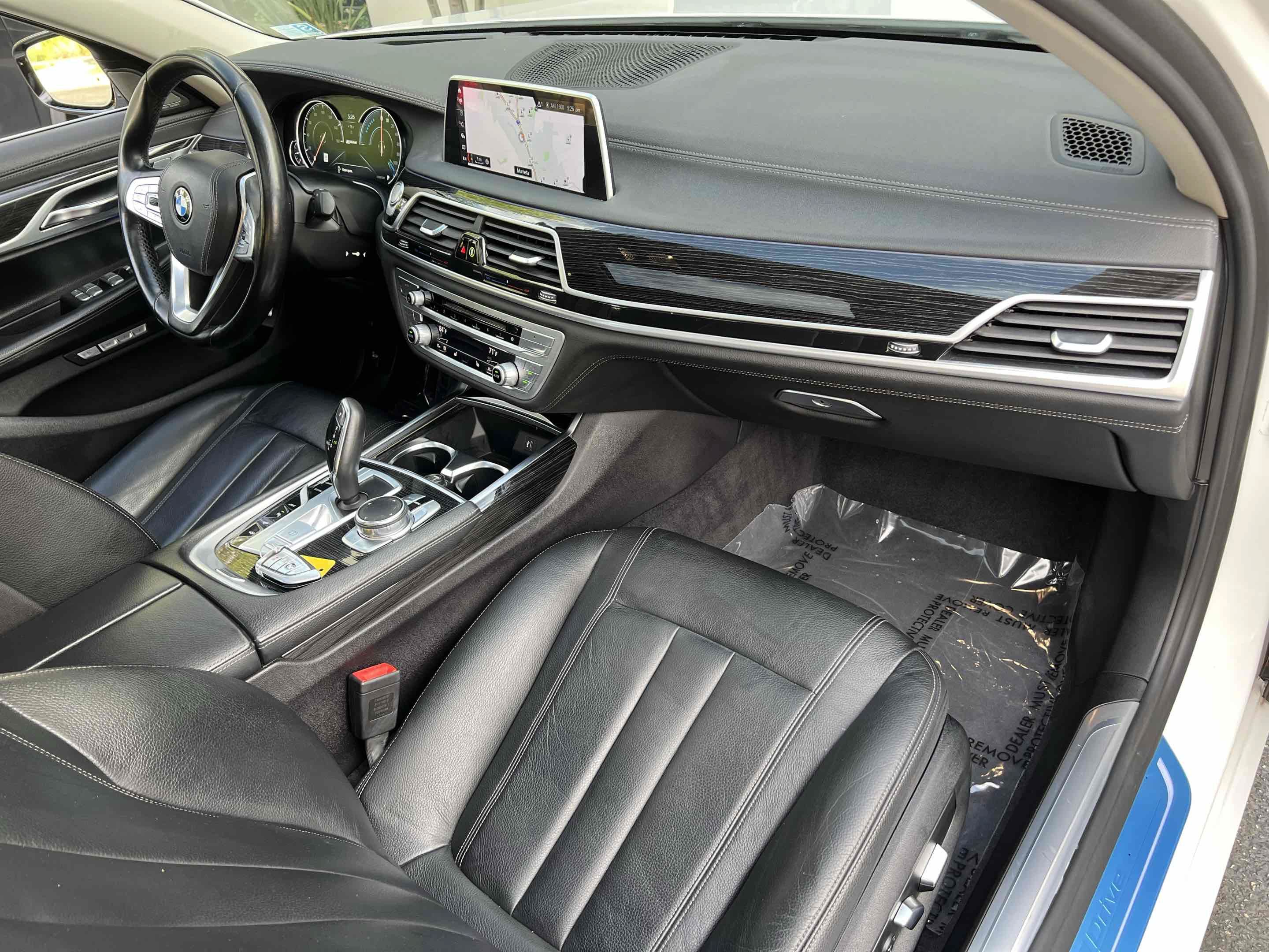 Used 2018 BMW 740e xDrive AWD/4WD image 57