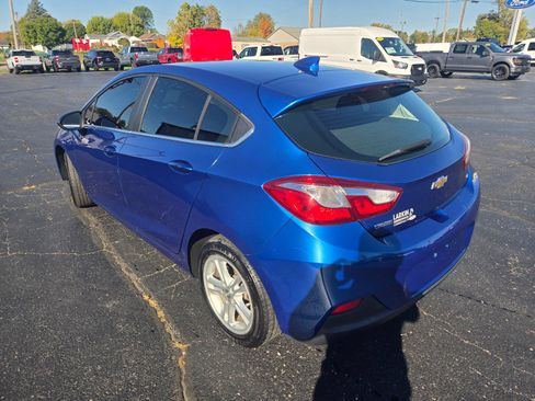 Used 2017 Chevrolet Cruze LT w/ Convenience Package image 5
