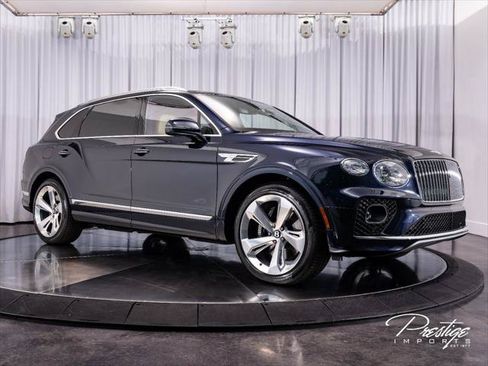 Used 2023 Bentley Bentayga Extended Wheelbase AWD/4WD image 17