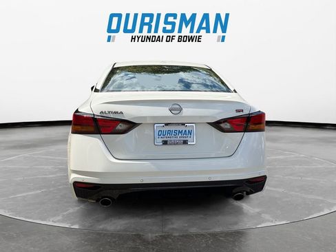 Used 2024 Nissan Altima 2.5 SR w/ SR Premium Package FWD image 5