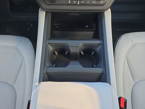 New 2026 Land Rover Defender 110 S AWD/4WD image 20