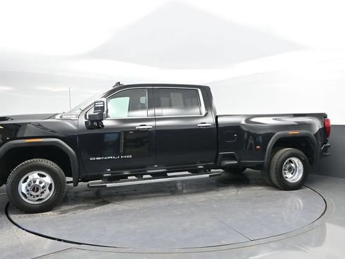 Used 2022 GMC Sierra 3500 Denali w/ Denali Ultimate Package AWD/4WD image 4