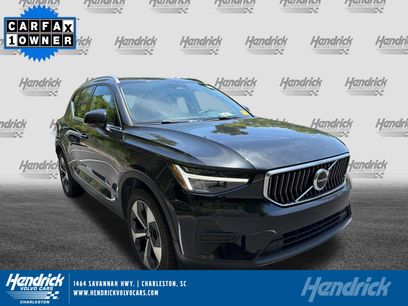 Used 2025 Volvo XC40 B5 Core