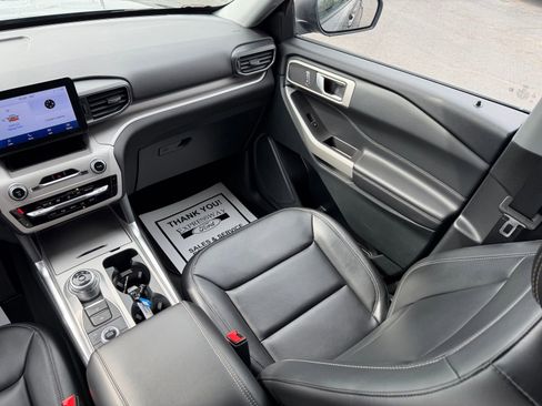 Used 2024 Ford Explorer XLT w/ Equipment Group 202A image 19