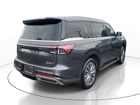 New 2026 INFINITI QX80 Luxe image 3