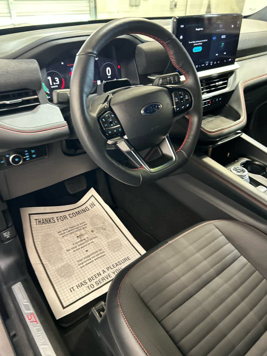 Used 2025 Ford Explorer ST-Line w/ ST-Line Street Pack AWD/4WD image 8
