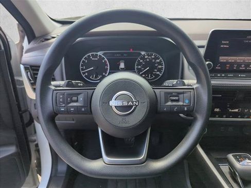 Certified 2022 Nissan Rogue SV FWD image 21