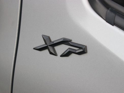 Used 2019 Toyota Tacoma TRD Off-Road w/ Technology Package image 11