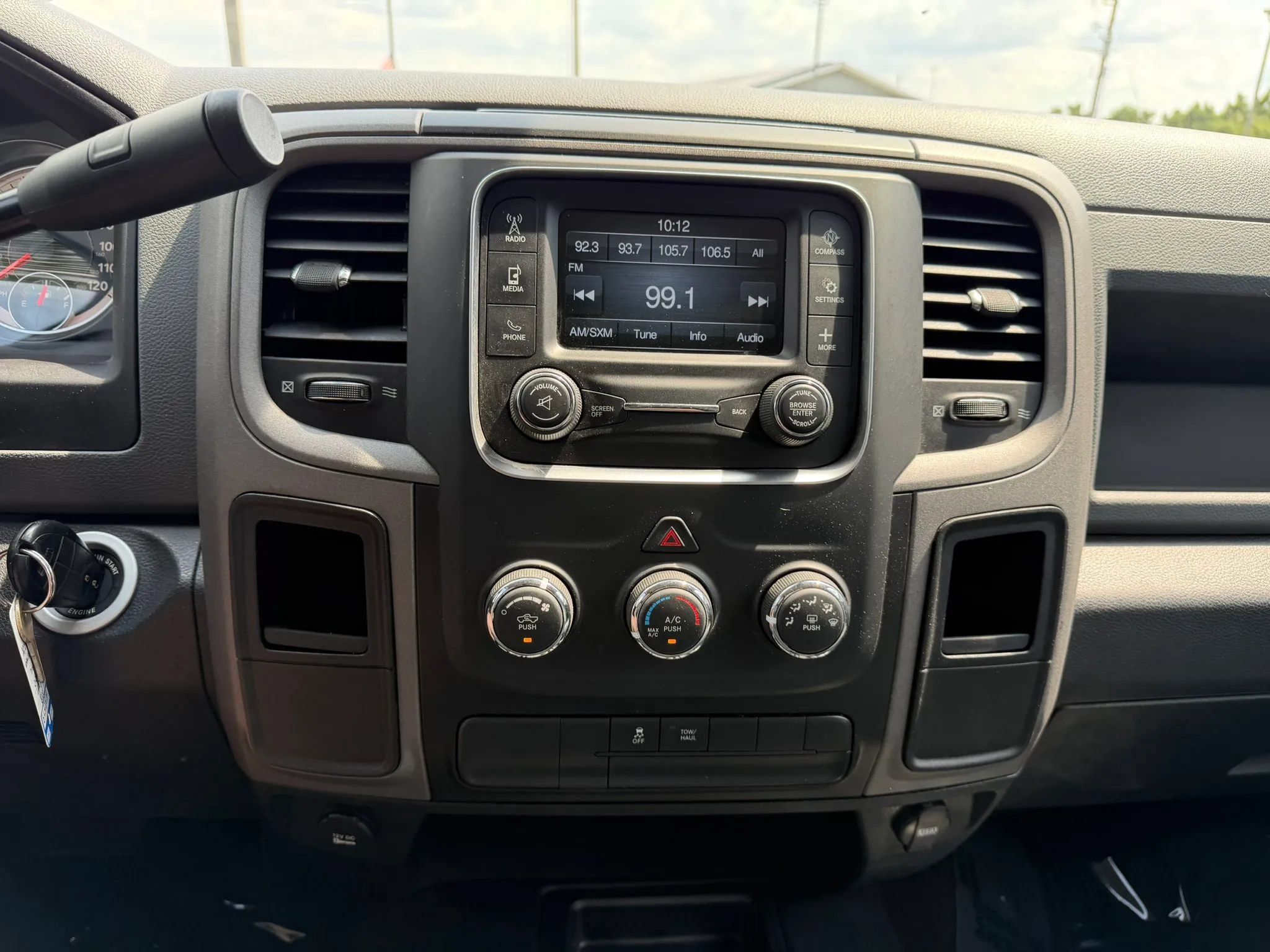 Used 2018 RAM 3500 Tradesman w/ Chrome Appearance Group AWD/4WD image 26