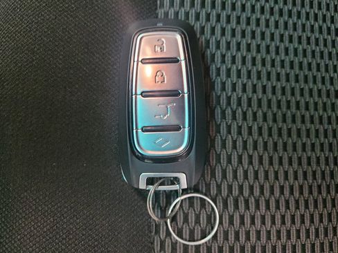 Used 2016 Ford Explorer XLT AWD/4WD image 32