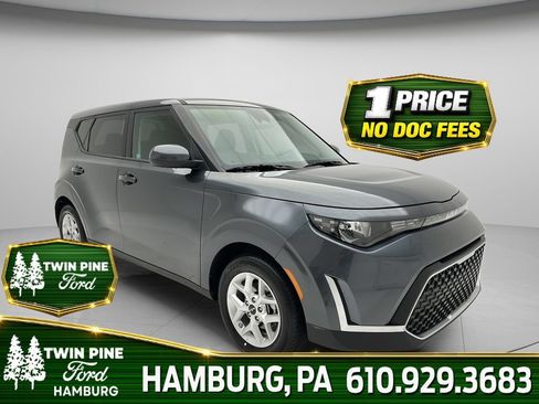 Used 2025 Kia Soul LX w/ LX Technology Package FWD image 1