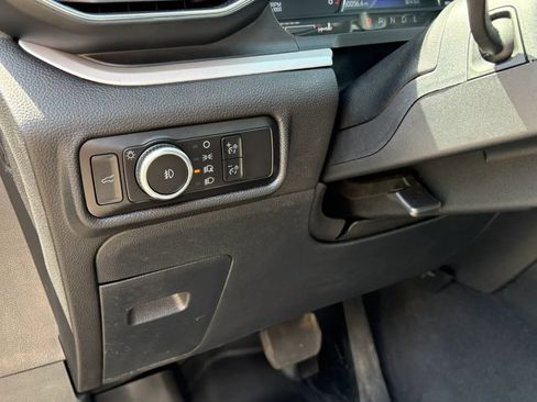 Used 2023 Ford Explorer XLT w/ Equipment Group 202A AWD/4WD image 18