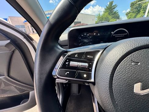 Used 2024 Kia Seltos EX AWD/4WD image 15