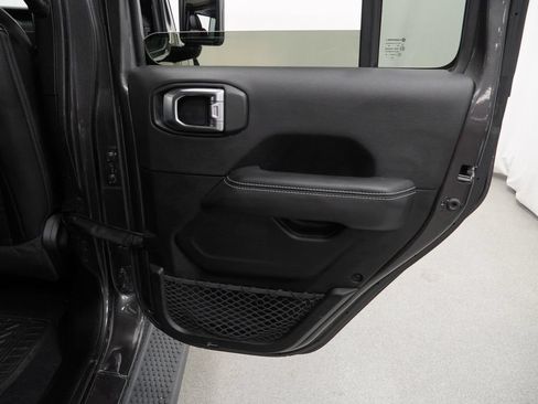 Used 2020 Jeep Wrangler Unlimited Sahara w/ Cold Weather Group AWD/4WD image 28