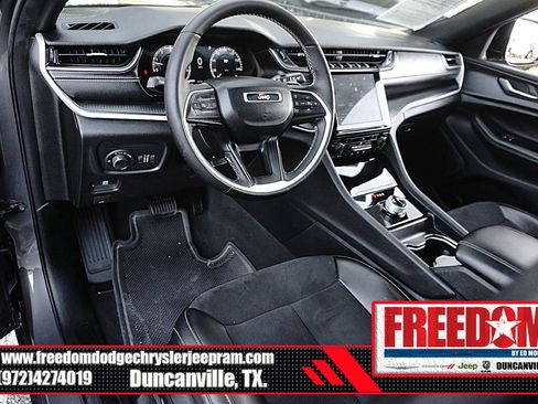 Used 2024 Jeep Grand Cherokee Altitude image 10