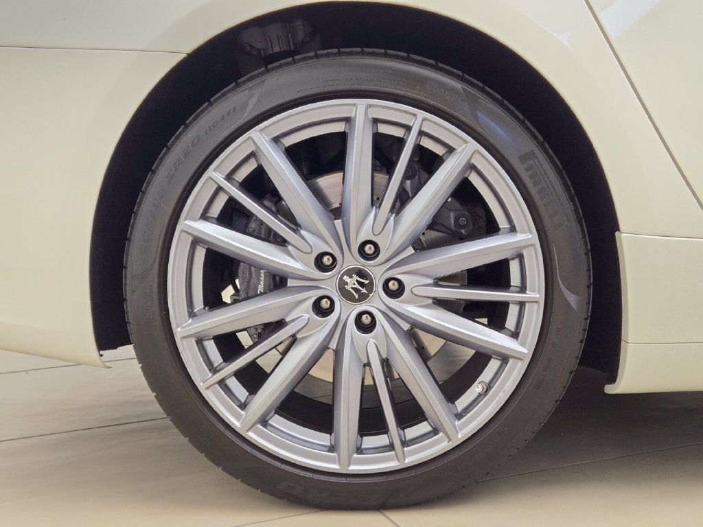 Used 2023 Maserati Quattroporte GT RWD image 7