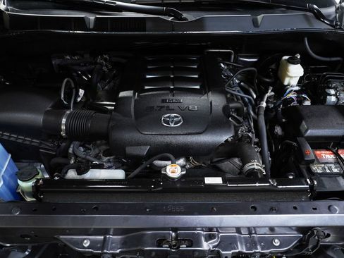 Used 2018 Toyota Sequoia SR5 image 11