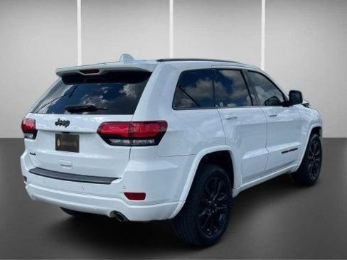 Used 2019 Jeep Grand Cherokee Altitude AWD/4WD image 7