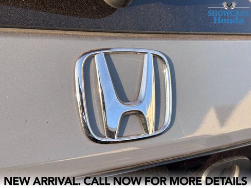 Used 2025 Honda Pilot Touring image 10