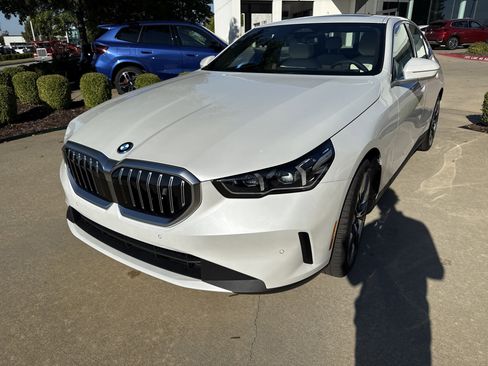 New 2026 BMW i5 eDrive40 image 1