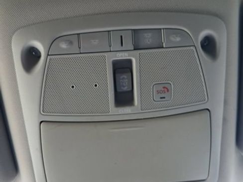 Used 2017 Nissan Rogue SL w/ SL Premium Package FWD image 21