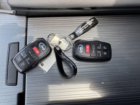 Used 2024 Toyota Sienna XSE AWD/4WD image 20