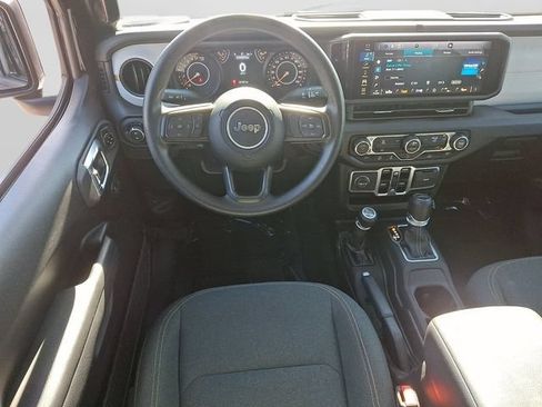 Used 2024 Jeep Gladiator Sport AWD/4WD image 13