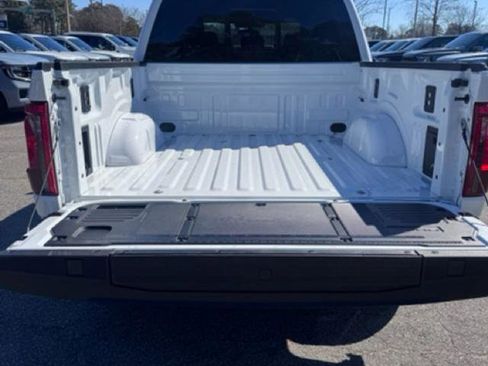 Certified 2022 Ford F150 XLT w/ Equipment Group 302A High image 9