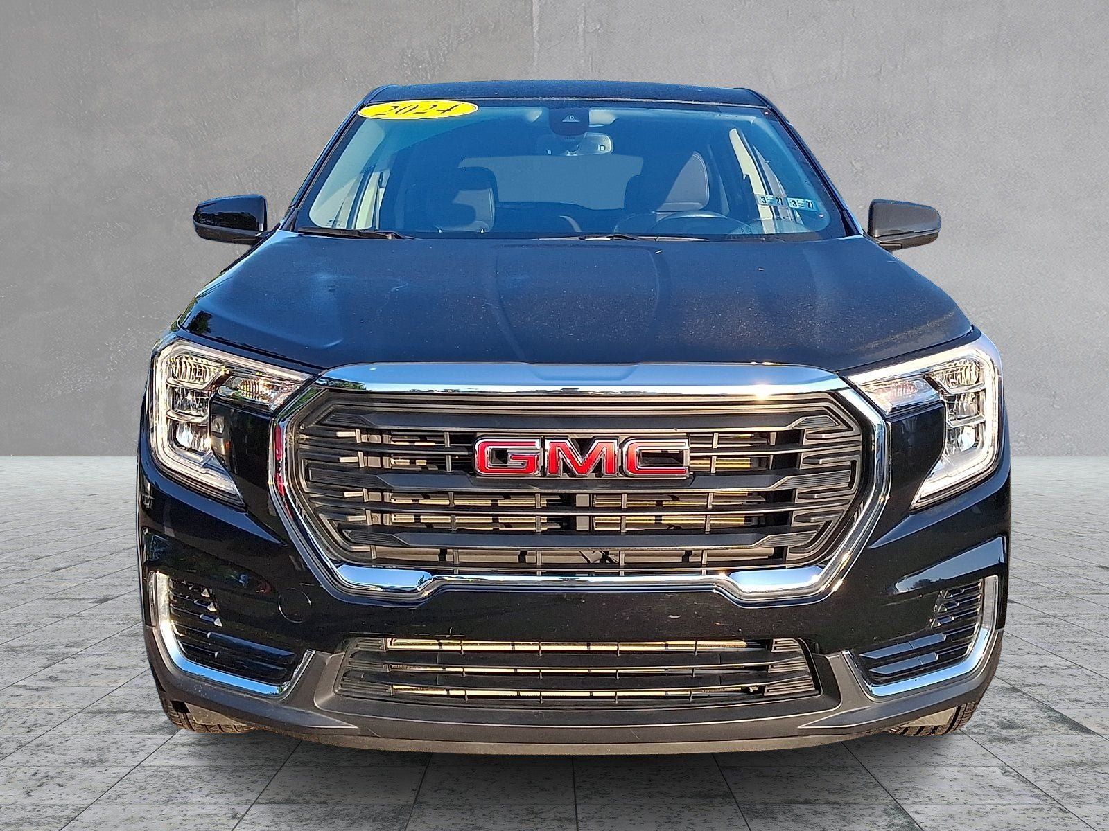 Certified 2024 GMC Terrain SLE FWD image 2