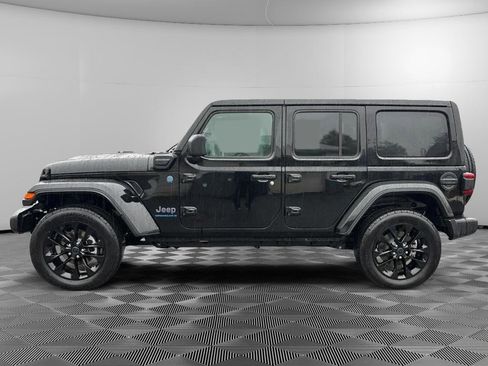 Used 2025 Jeep Wrangler Sahara w/ Safety Group image 4