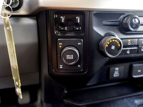 Used 2024 Ford F250 XL w/ FX4 Off-Road Package AWD/4WD image 19