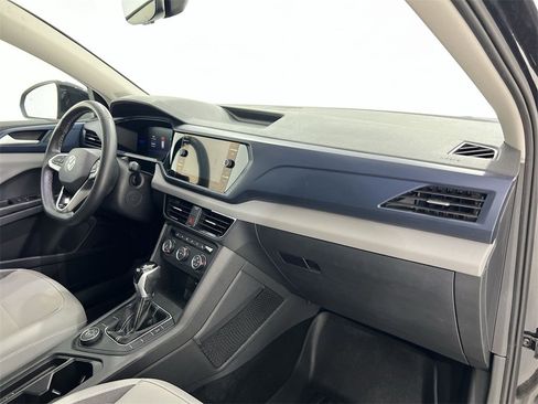 Used 2022 Volkswagen Taos SE image 26