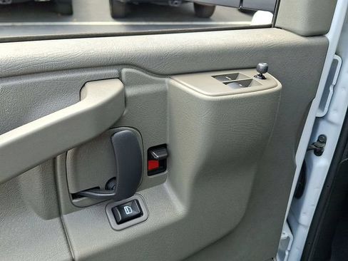 Certified 2024 Chevrolet Express 2500 w/ Driver Convenience Package RWD image 19