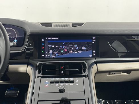Certified 2026 Porsche Panamera image 19