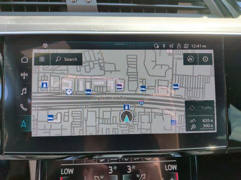 Used 2023 Audi e-tron Premium Plus w/ Premium Plus Package image 22