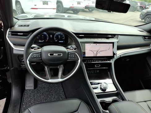 New 2026 Jeep Grand Cherokee Limited AWD/4WD image 8