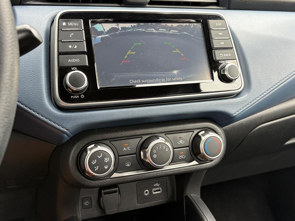 Used 2025 Nissan Versa SV FWD image 9