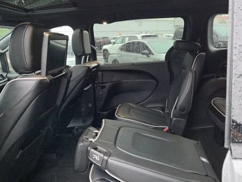 Used 2023 Chrysler Pacifica Limited w/ Uconnect Theater Family Group AWD/4WD image 26