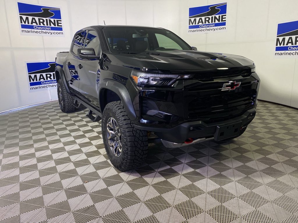 Used 2026 Chevrolet Colorado ZR2 w/ Technology Package AWD/4WD image 1
