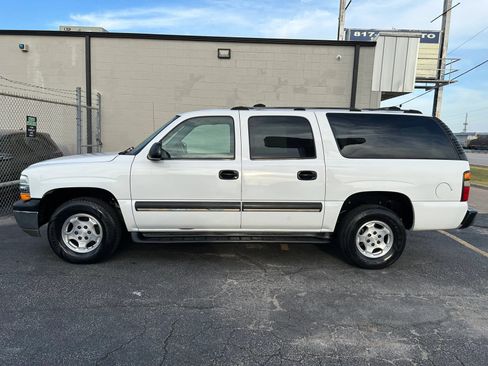 Used 2004 Chevrolet Suburban LS w/ Cargo Package RWD image 3