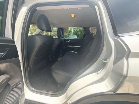 Used 2022 Mitsubishi Outlander SE FWD image 26