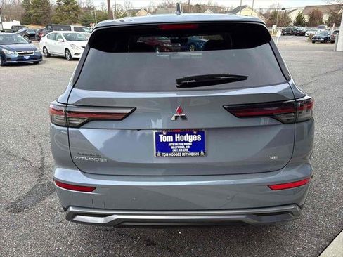 New 2026 Mitsubishi Outlander SE image 5