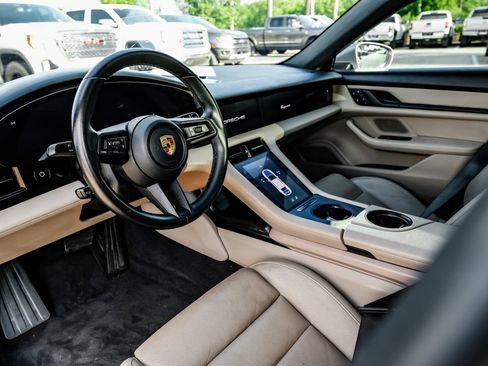 Used 2022 Porsche Taycan RWD image 11