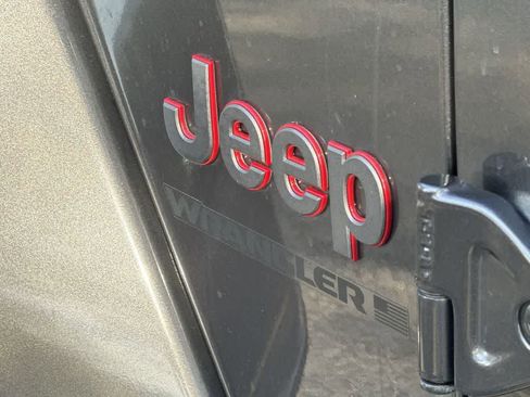Used 2023 Jeep Wrangler Rubicon AWD/4WD image 10