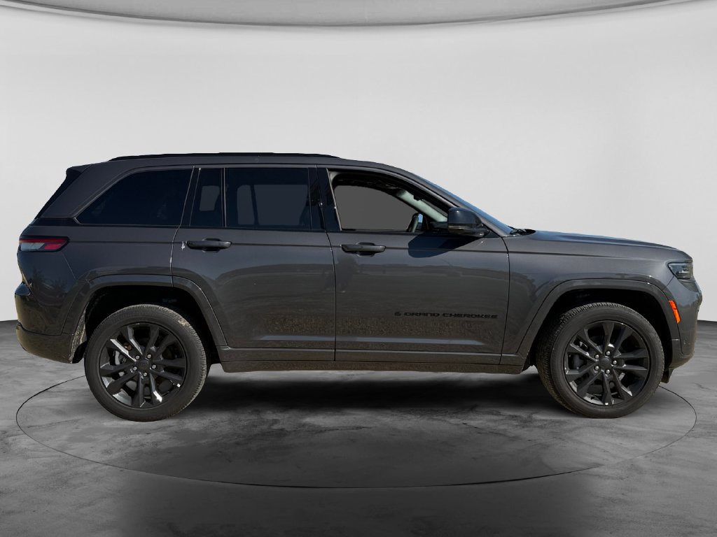 Used 2026 Jeep Grand Cherokee Limited AWD/4WD image 11