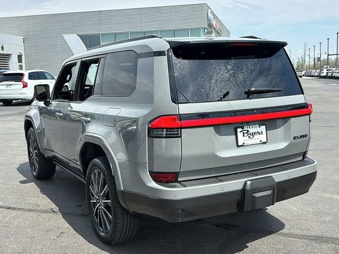 Used 2024 Lexus GX 550 w/ Accessory Package (2T) image 4