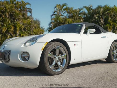 Used 2007 Pontiac Solstice Convertible w/ Premium Package image 12
