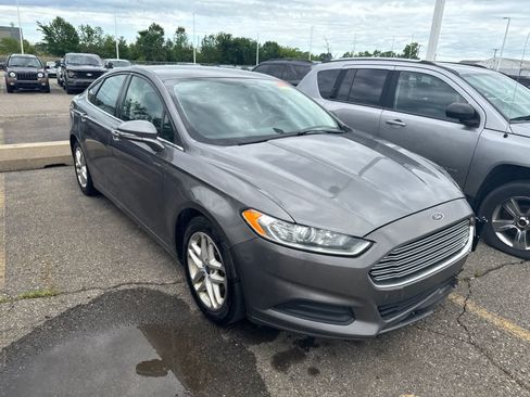 Used 2014 Ford Fusion SE FWD image 9