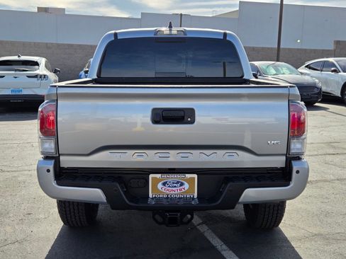 Used 2023 Toyota Tacoma TRD Off-Road w/ Technology Package AWD/4WD image 5